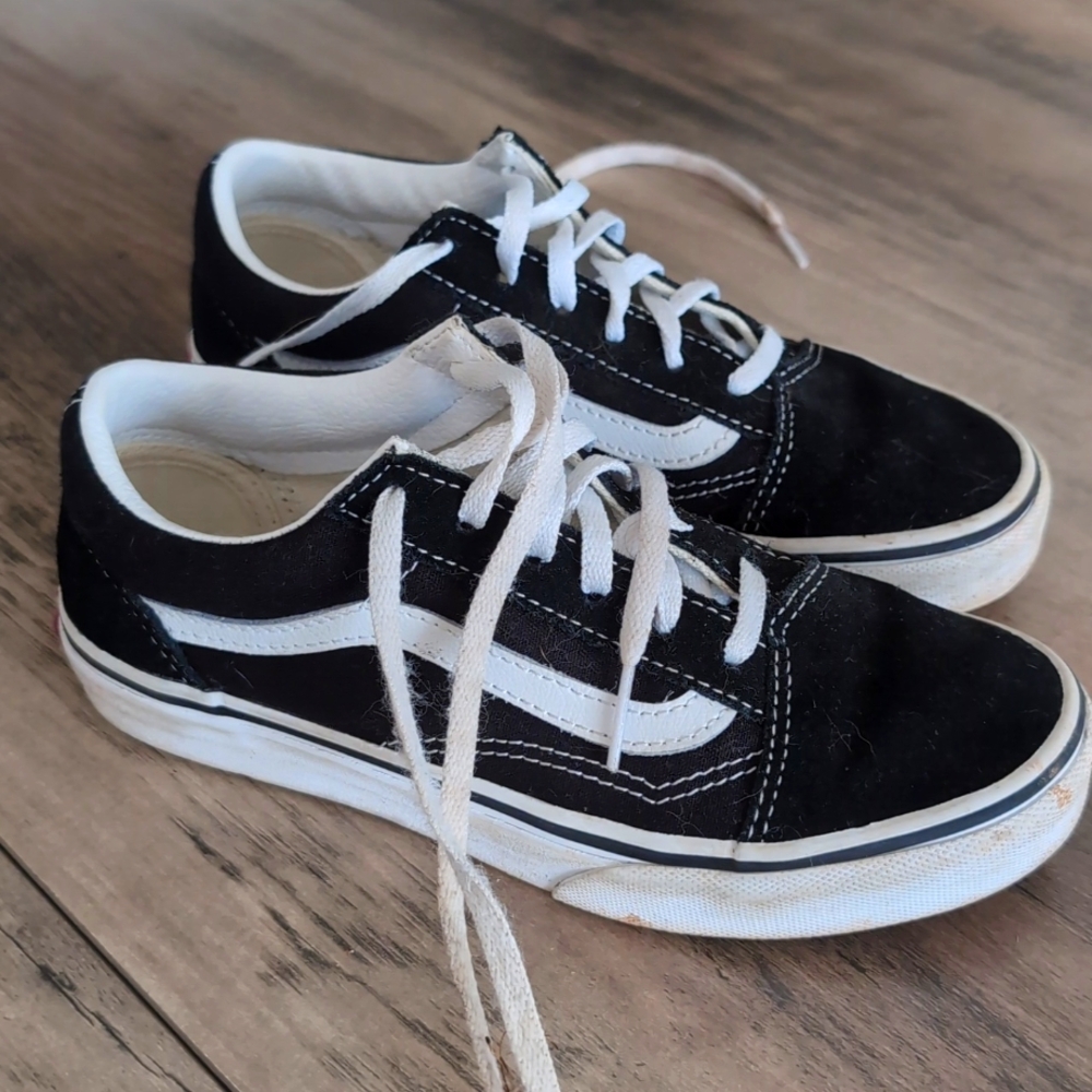 Gently used boys Vans.  Very good condition. worn a few times